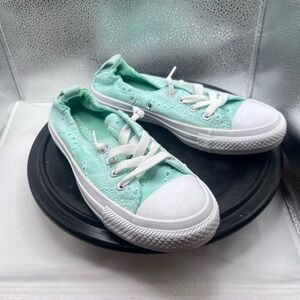 Chuck Taylor Converse low tops